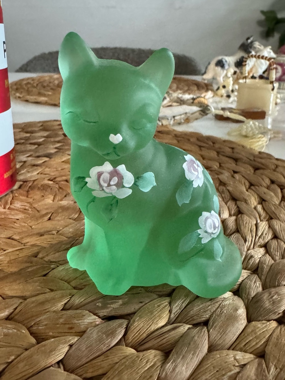 Fenton Willow Green Satin Glass Cat Figurine w/ Hand Painted Flowers Signed - Picture 6 of 6